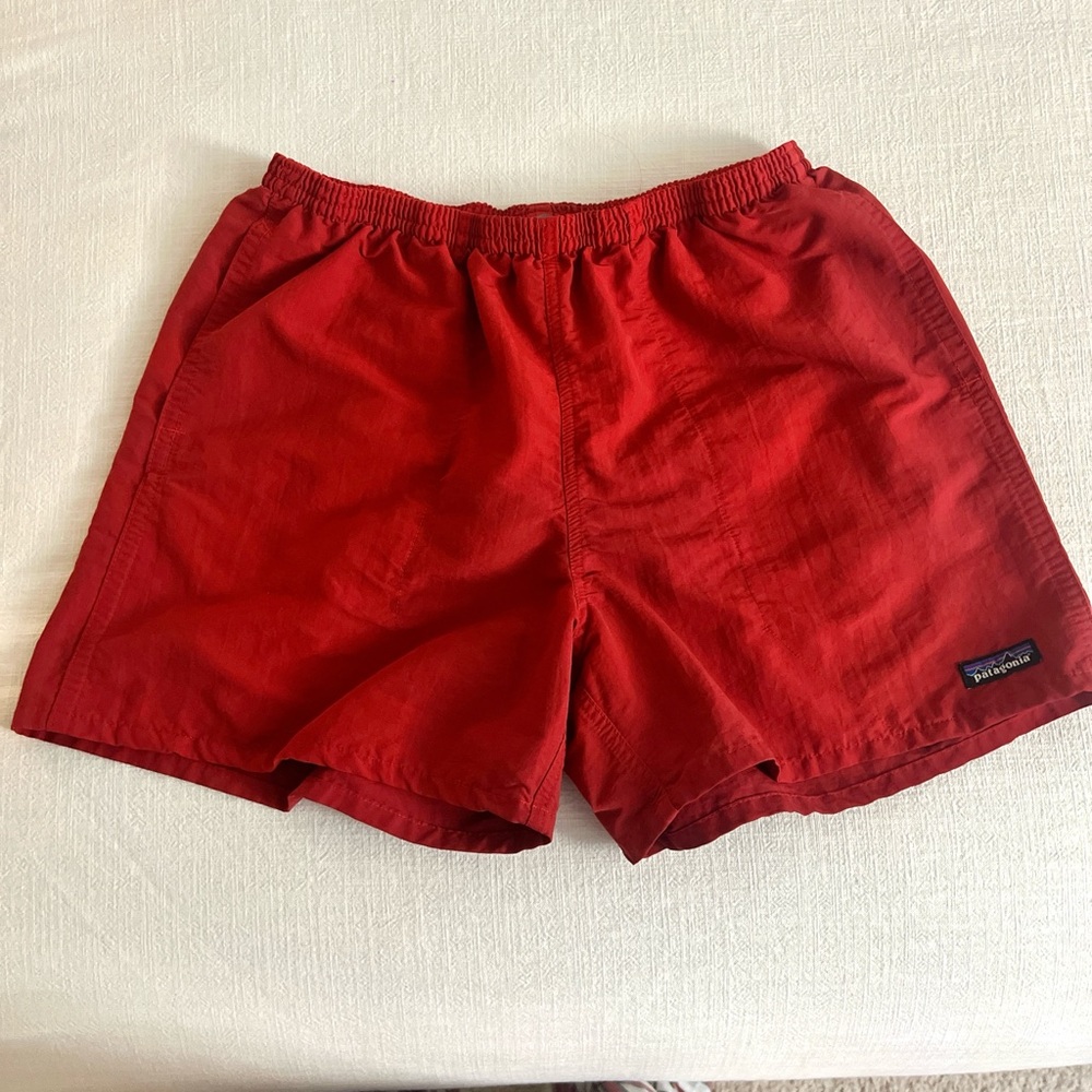 Patagonia men’s baggy baggie shorts 5” vintage cherry American red large